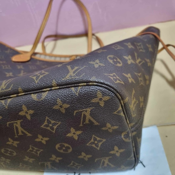 Authentic Neverfull MM - Picture 4 of 15